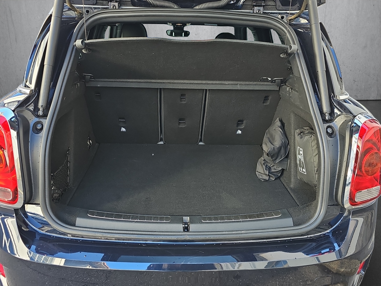 MINI Countryman Cooper S E ALL4 PHEV Steptronic-image-13