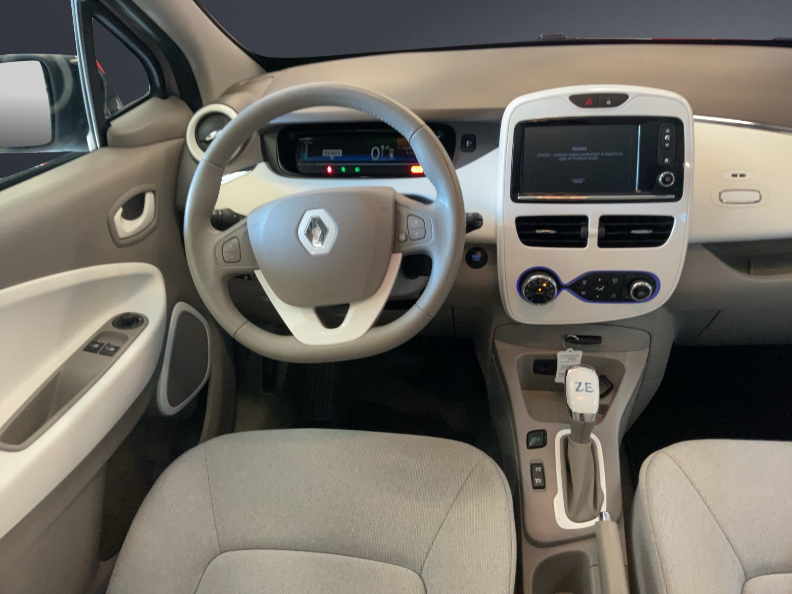 RENAULT Zoe FP Intens R90-image-9