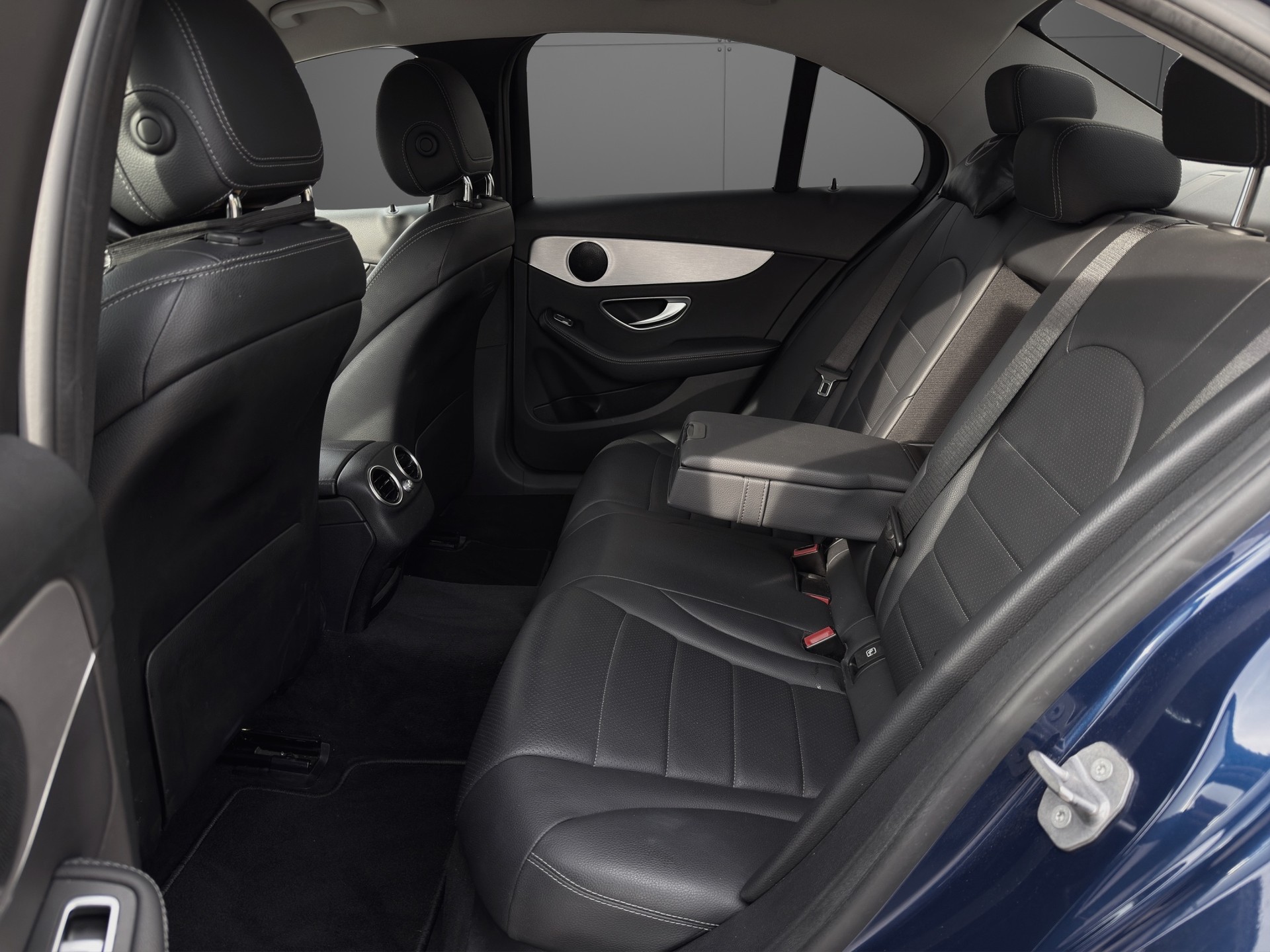 MERCEDES-BENZ C 180 Avantgarde 9G-Tronic-image-7