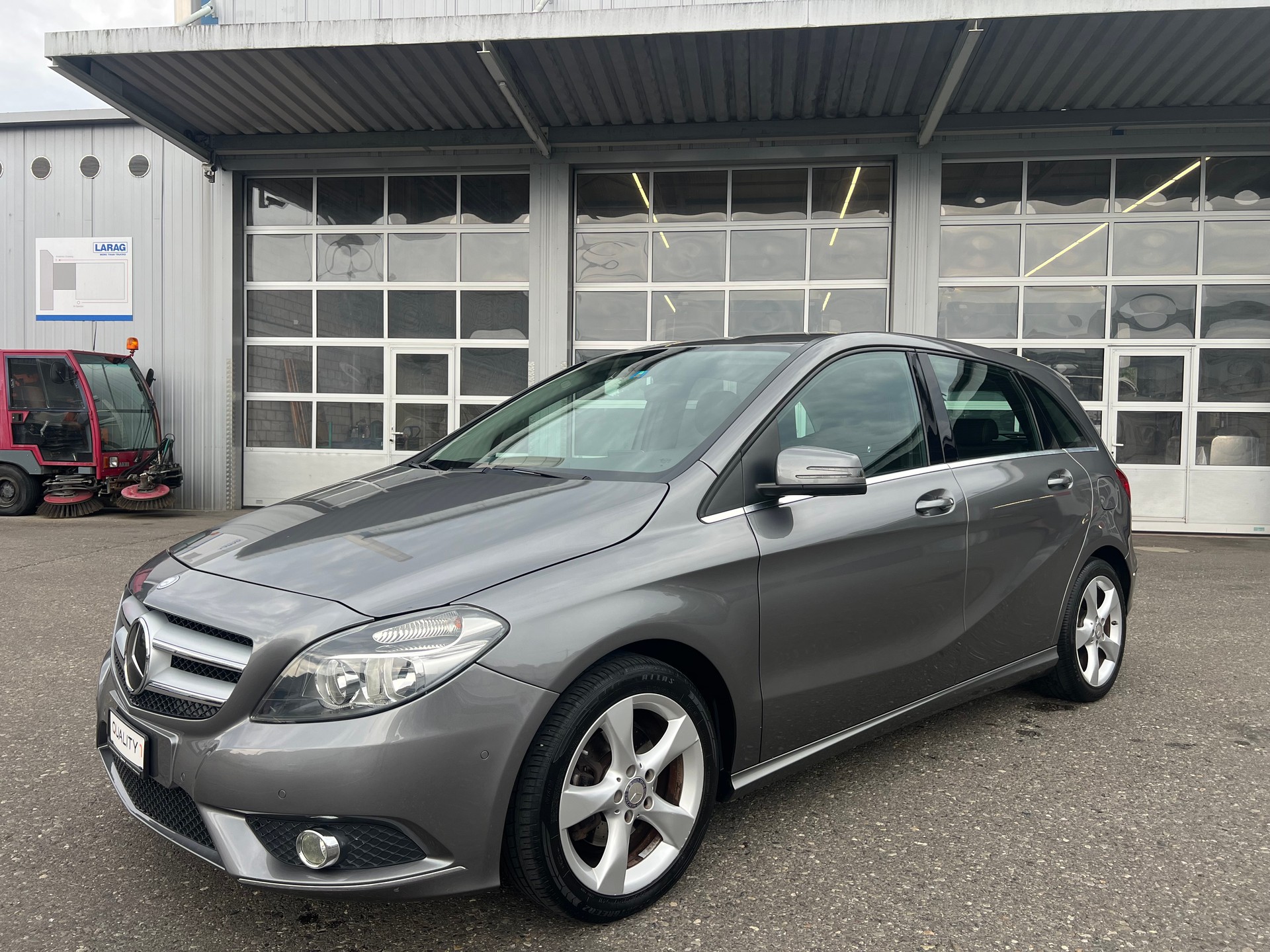 MERCEDES-BENZ B 200 7G-DCT-image-0