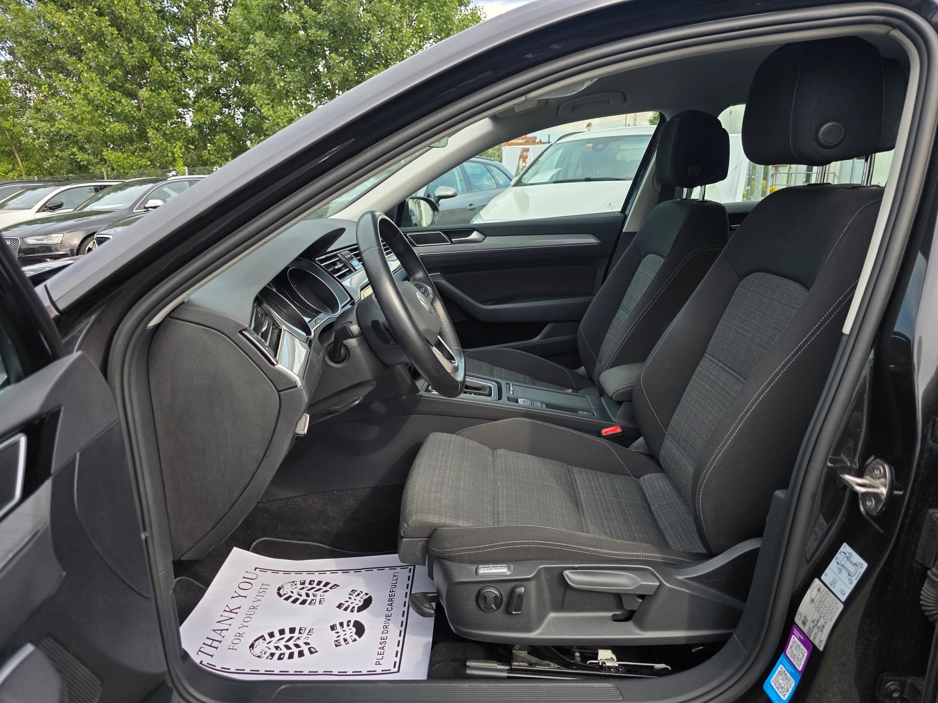 VW Passat 2.0 TDI BMT Business DSG * CH-Fahrzeug * inkl. 1 Jahr Garantie *-image-7