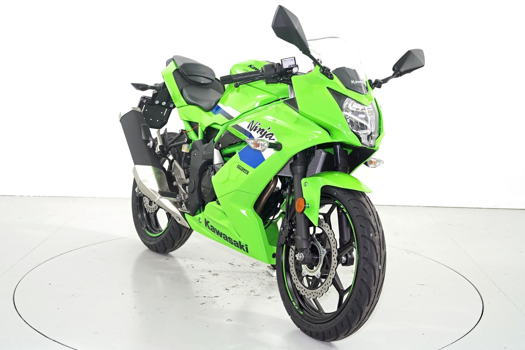 KAWASAKI Ninja 125 ABS-showroom-element-1