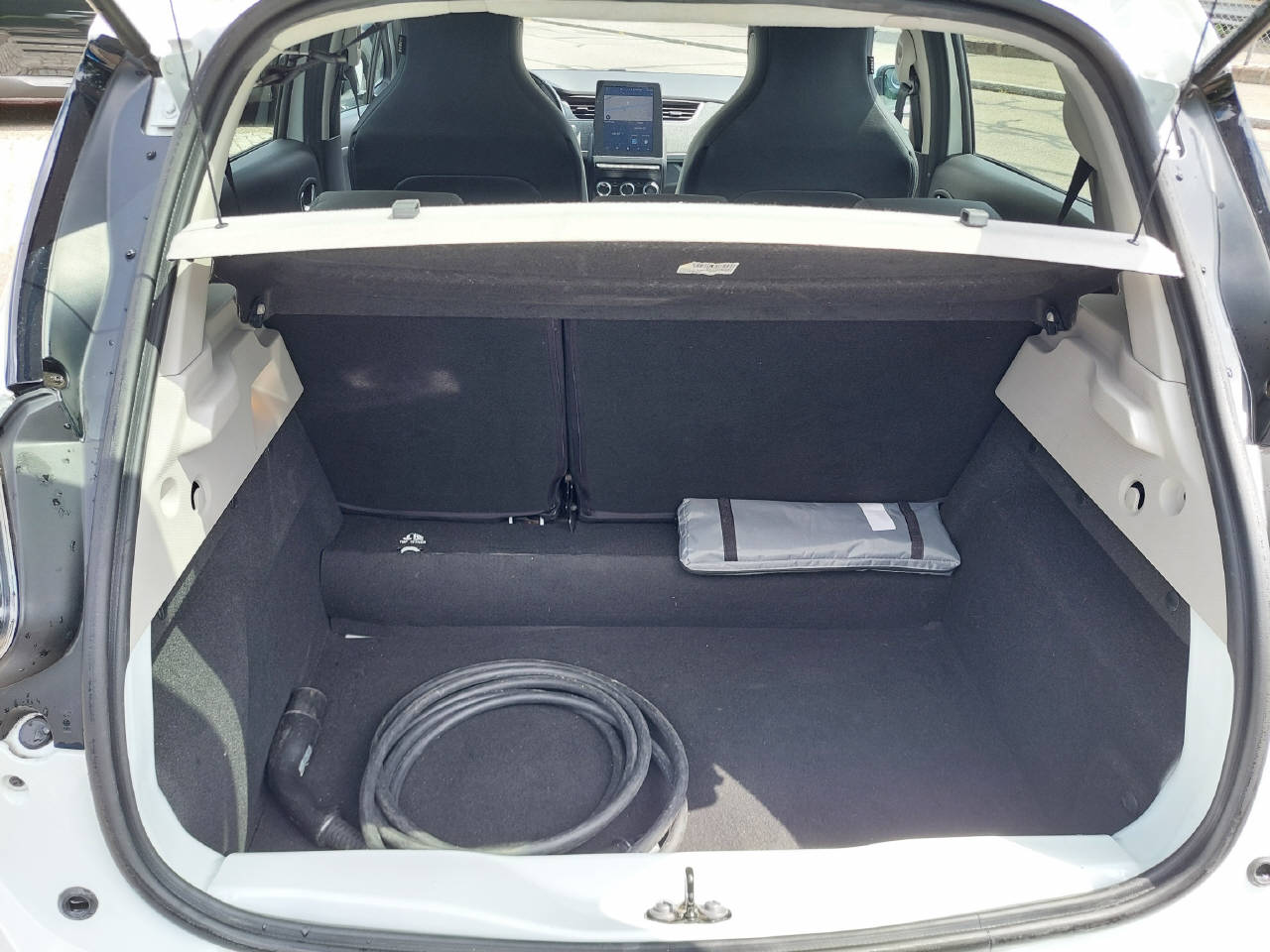 RENAULT Zoe R135 Intens (Batteriemiete)-image-6
