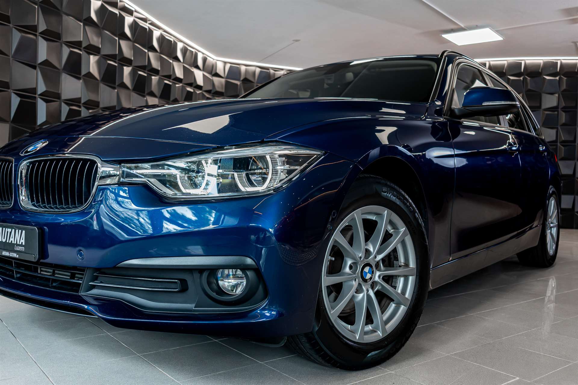 BMW 320d xDrive Touring-image-23