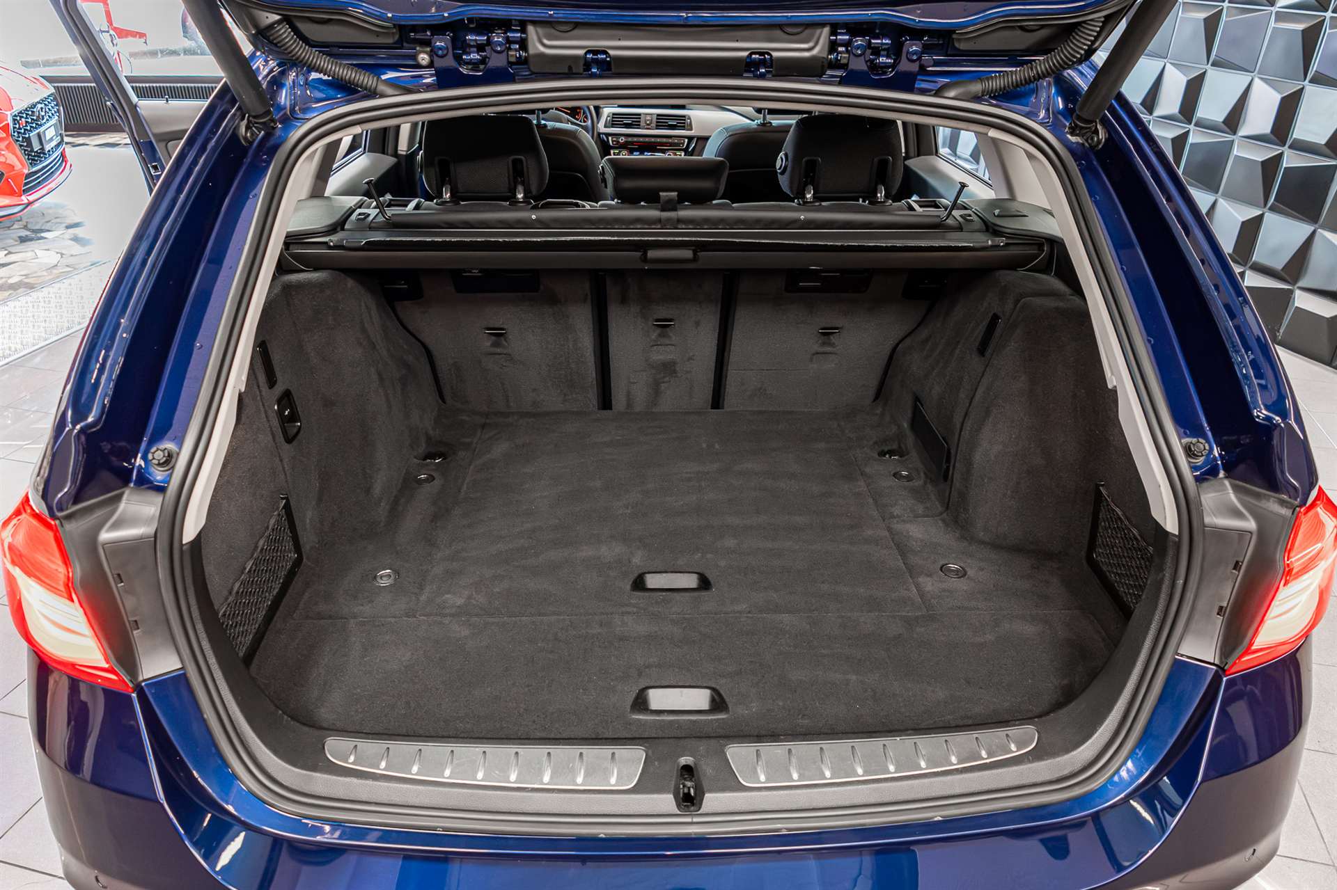 BMW 320d xDrive Touring-image-21