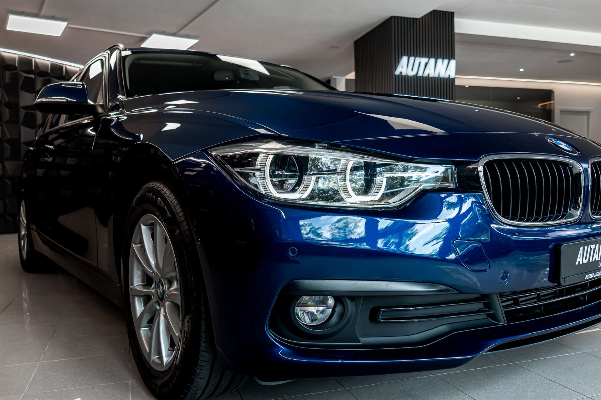 BMW 320d xDrive Touring-image-24