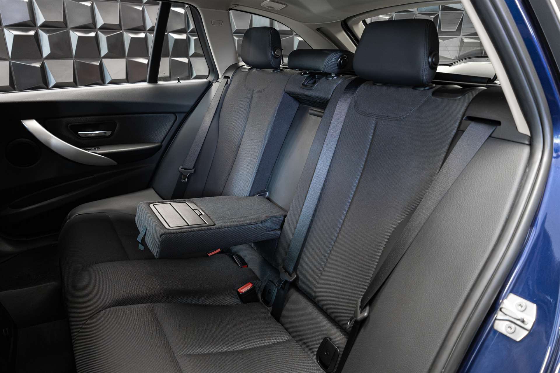 BMW 320d xDrive Touring-image-20