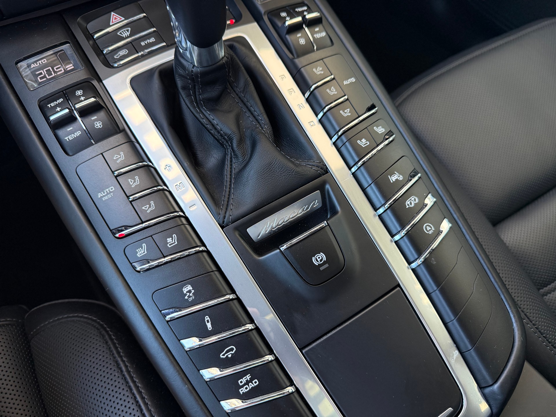 PORSCHE Macan S PDK-image-13