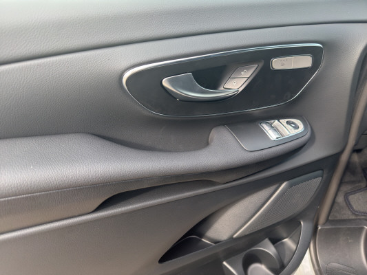 MERCEDES-BENZ V 250 d lang Sty. 9G-T-image-9