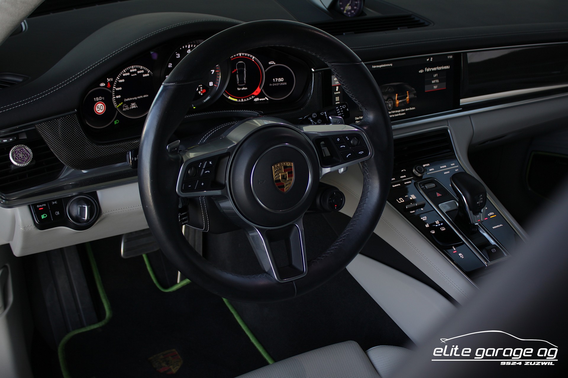 PORSCHE Panamera Turbo S E-Hybrid Sport Turismo PDK-image-14