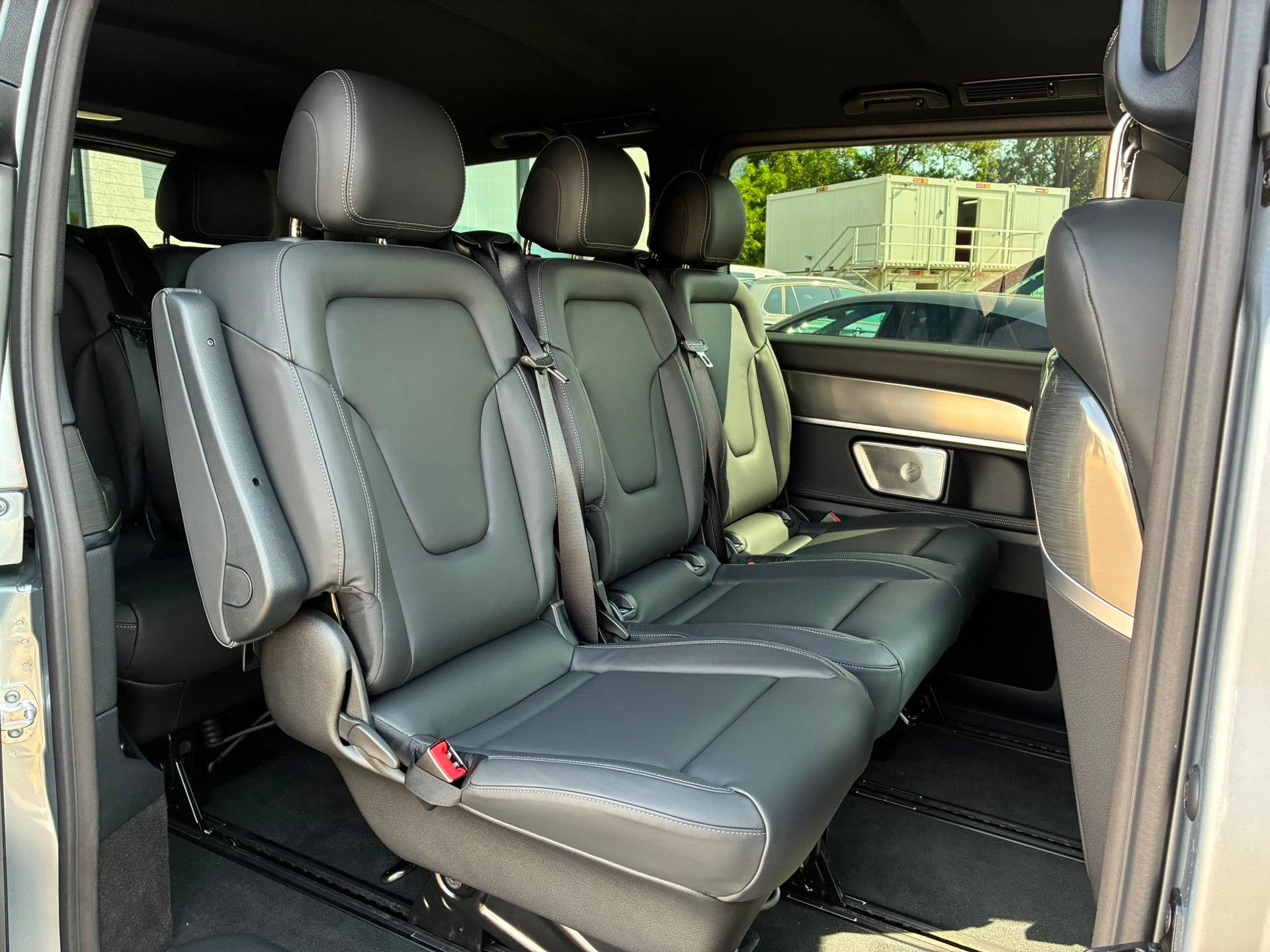 MERCEDES-BENZ V 300 d Exclusive L SWISS EDITION 4MATIC-image-9