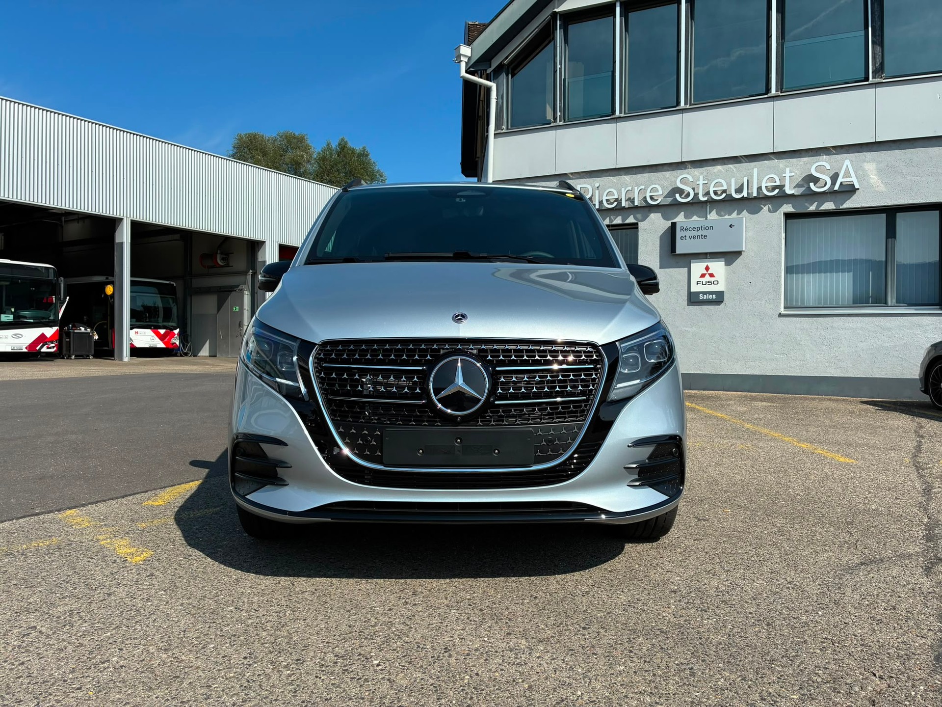 MERCEDES-BENZ V 300 d Exclusive L SWISS EDITION 4MATIC-image-1