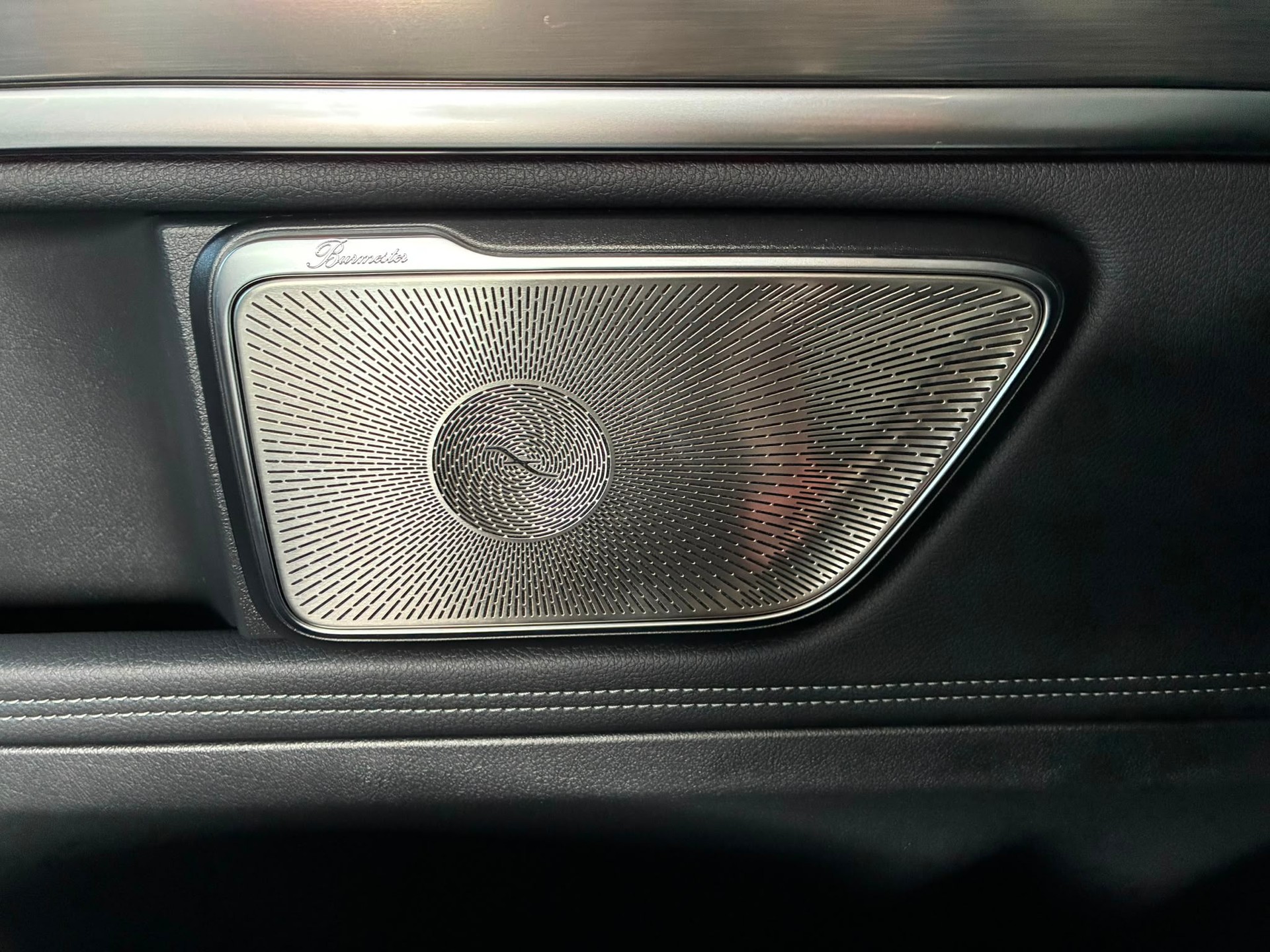 MERCEDES-BENZ V 300 d Exclusive L SWISS EDITION 4MATIC-image-7