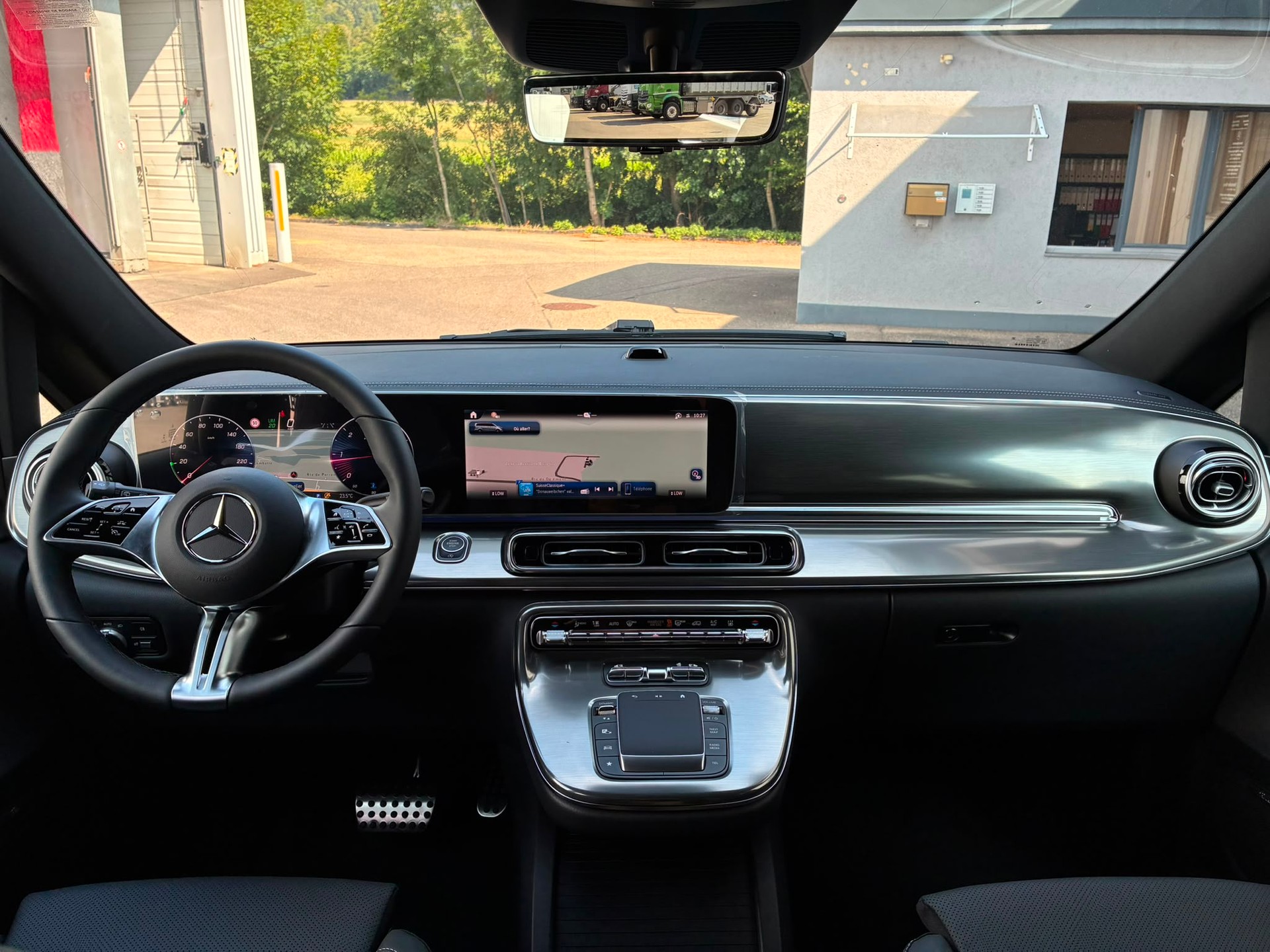 MERCEDES-BENZ V 300 d Exclusive L SWISS EDITION 4MATIC-image-6