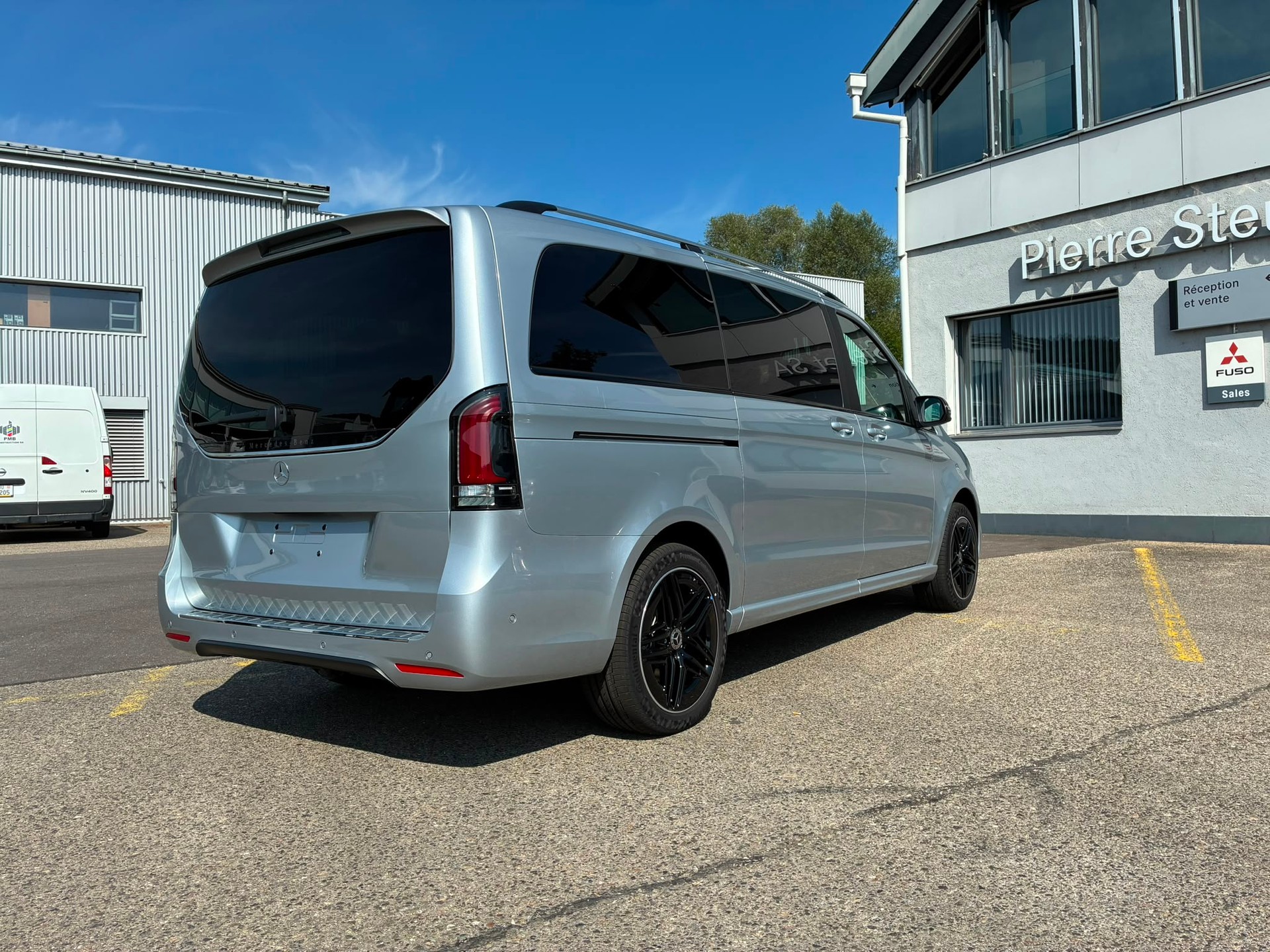 MERCEDES-BENZ V 300 d Exclusive L SWISS EDITION 4MATIC-image-5