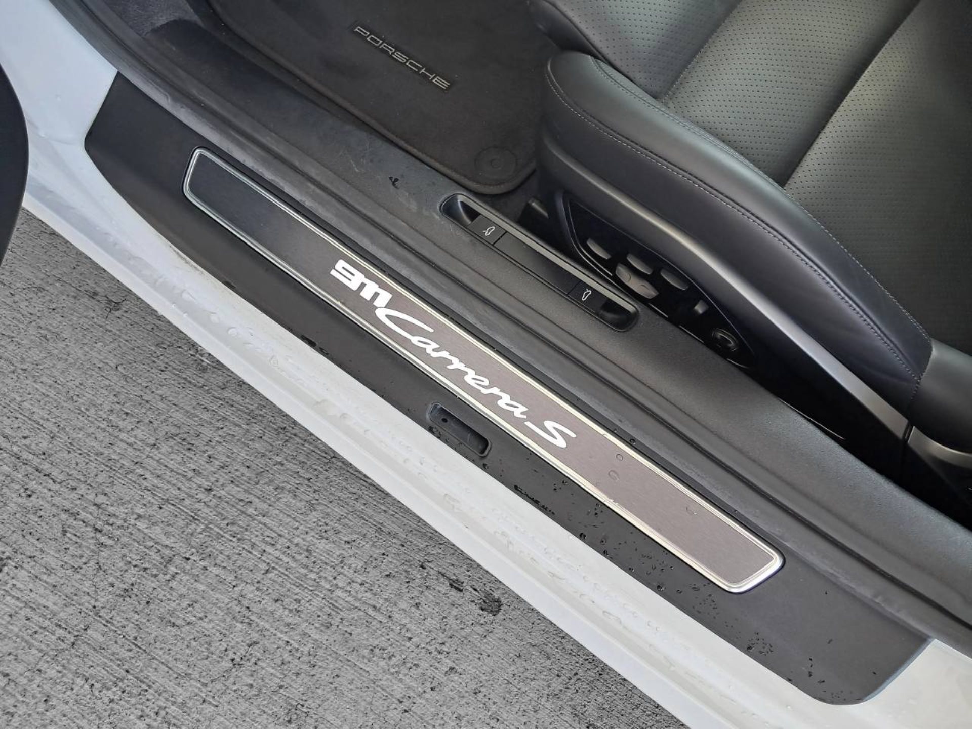 PORSCHE 911 Carrera S-image-25