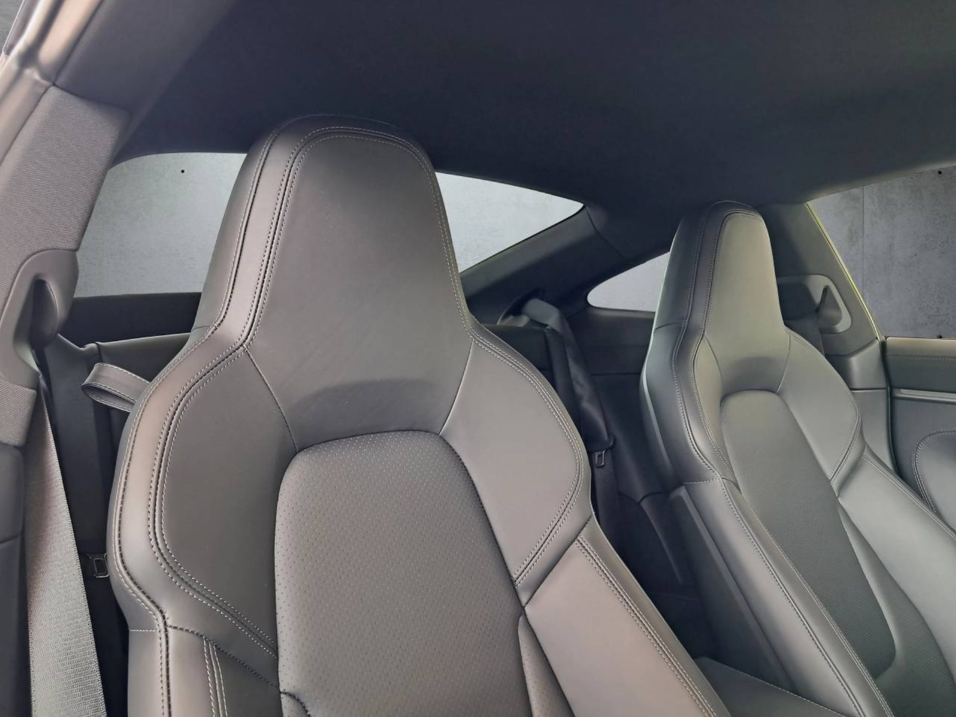 PORSCHE 911 Carrera S-image-27