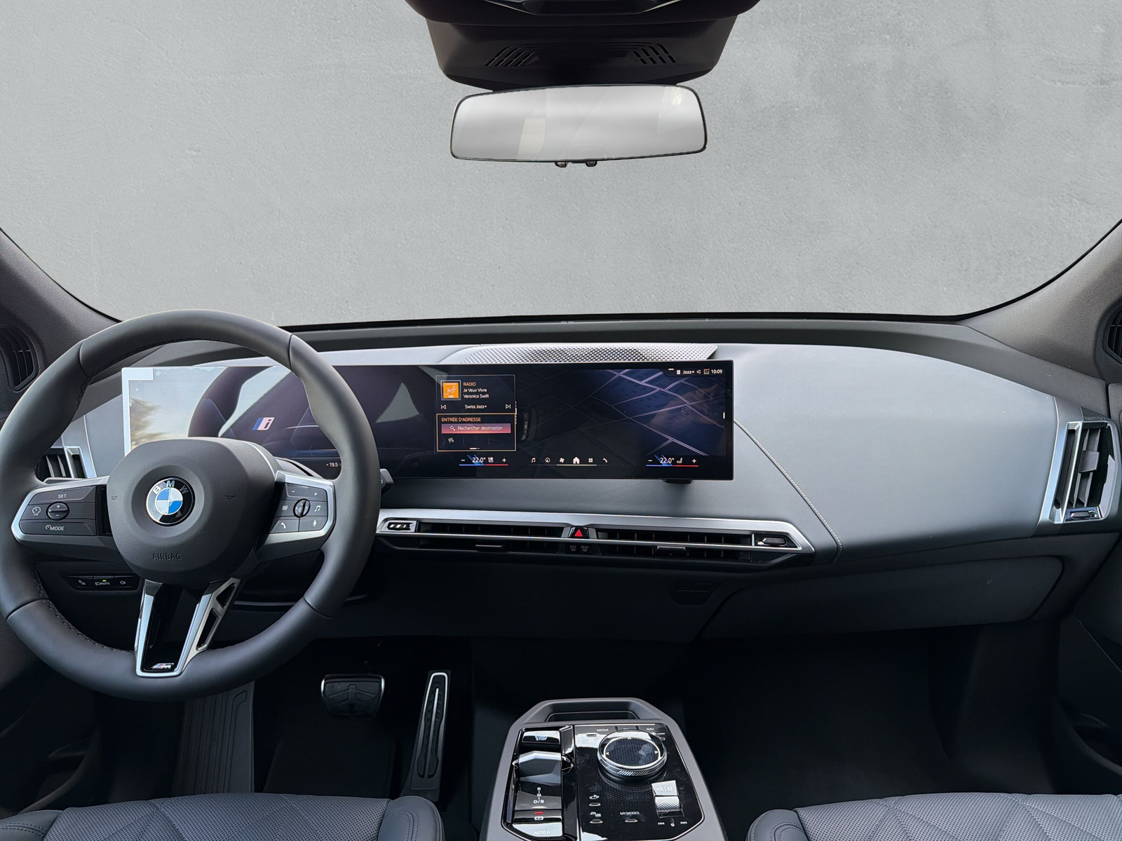 BMW iX xDrive60 M Sport-image-16