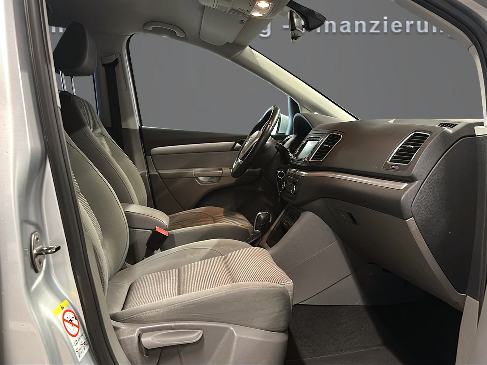 VW Sharan 2.0 TDI BMT Comfortline DSG-image-9