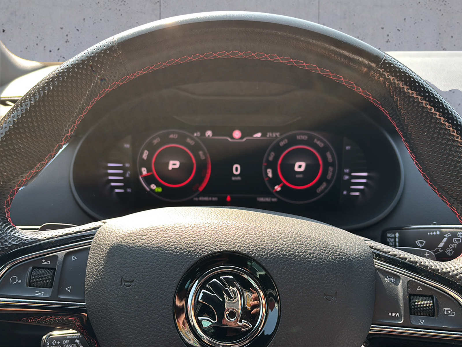 SKODA Octavia Combi 2.0 TSI RS Final Edition DSG-image-4