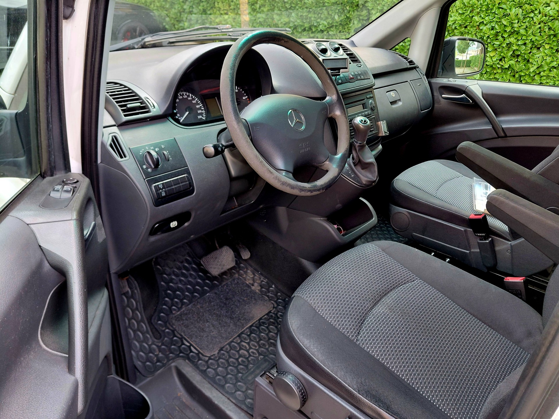MERCEDES-BENZ Vito 113 CDI Blue Efficiency A-image-9