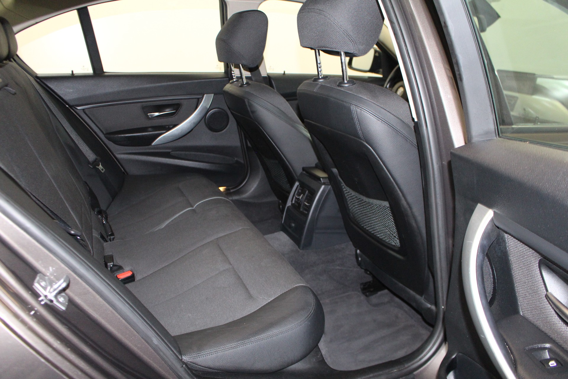 BMW 330d Modern Line Steptronic-image-9