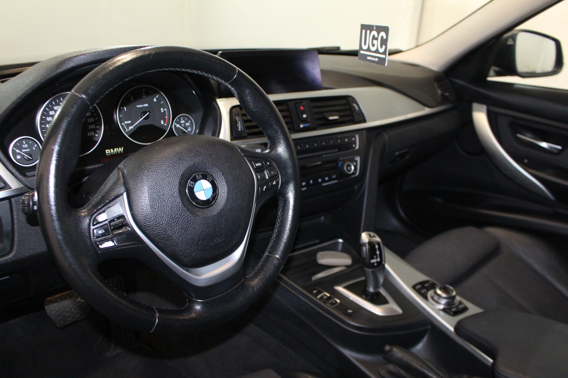 BMW 330d Modern Line Steptronic-image-11