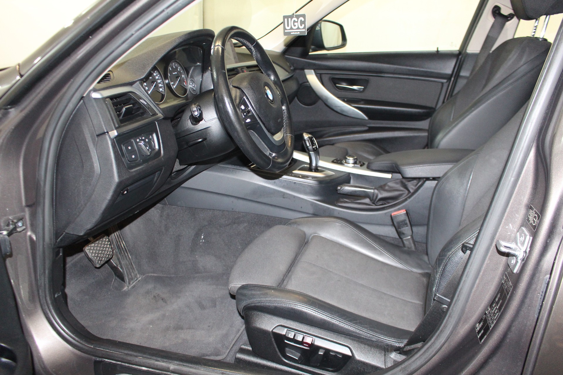 BMW 330d Modern Line Steptronic-image-6