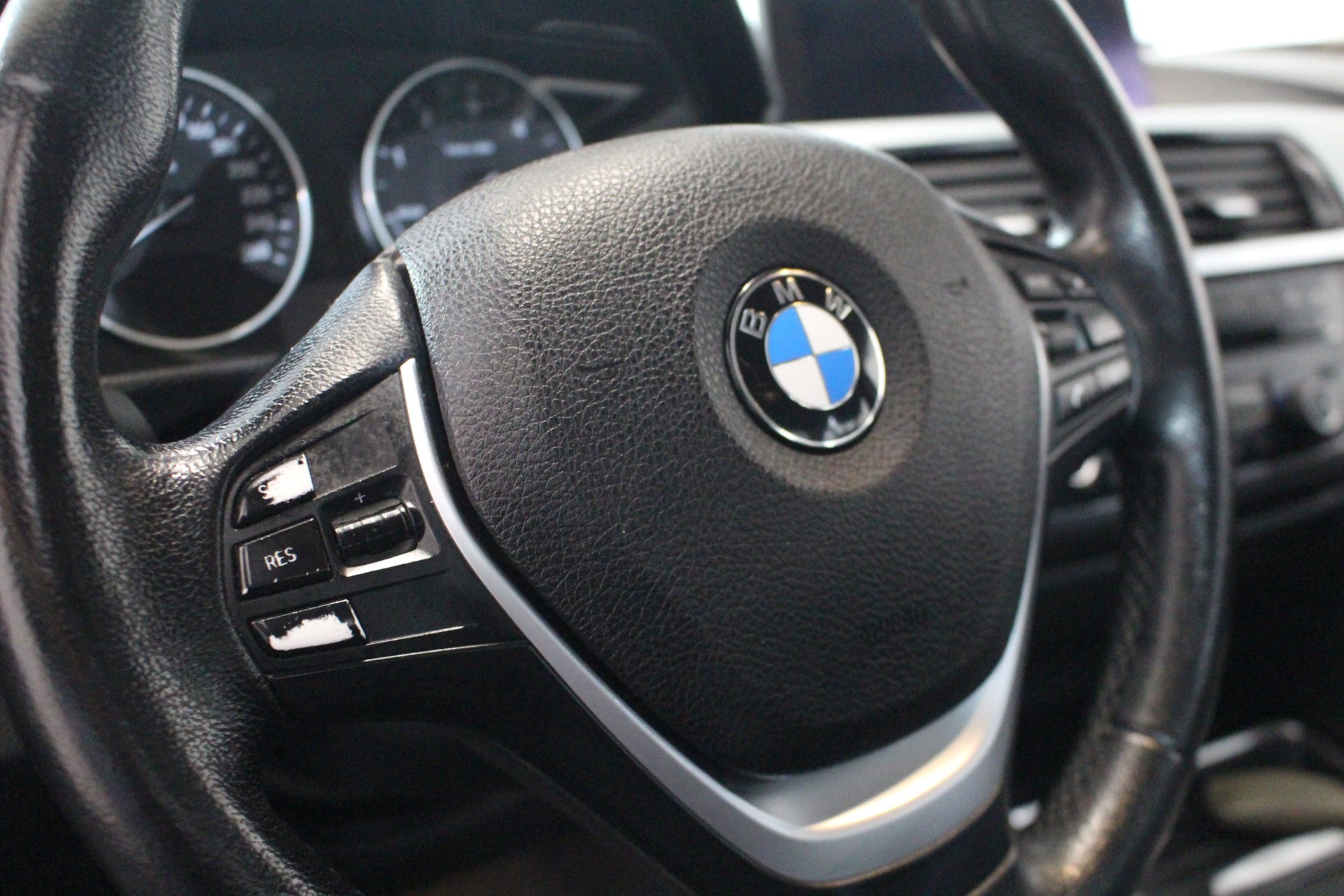 BMW 330d Modern Line Steptronic-image-13