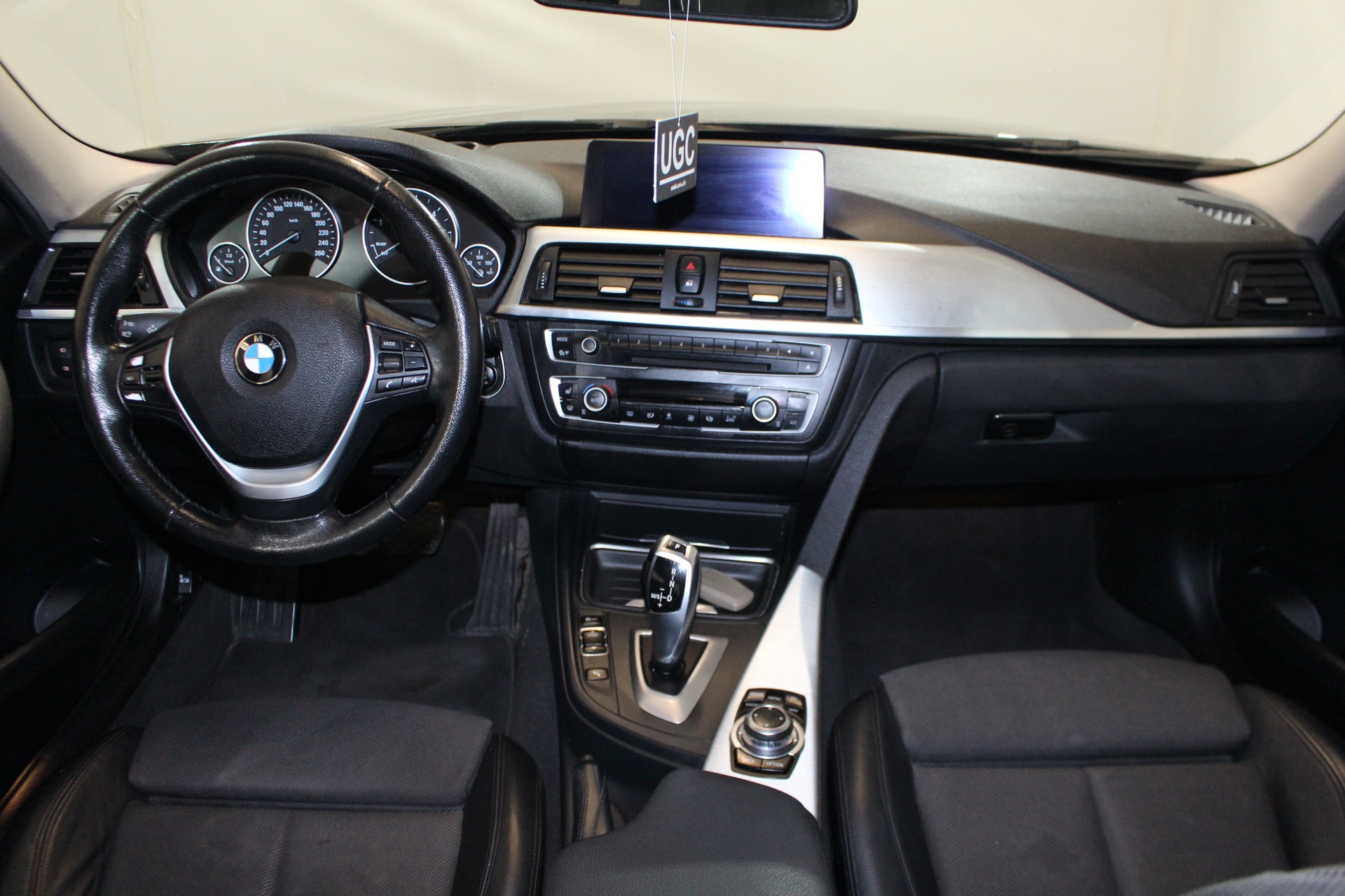 BMW 330d Modern Line Steptronic-image-12