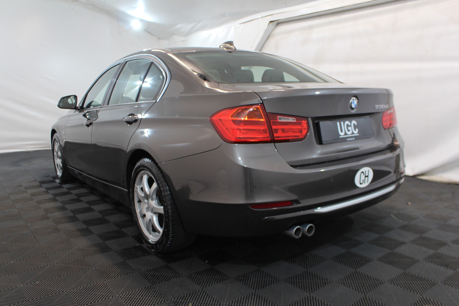 BMW 330d Modern Line Steptronic-showroom-element-3