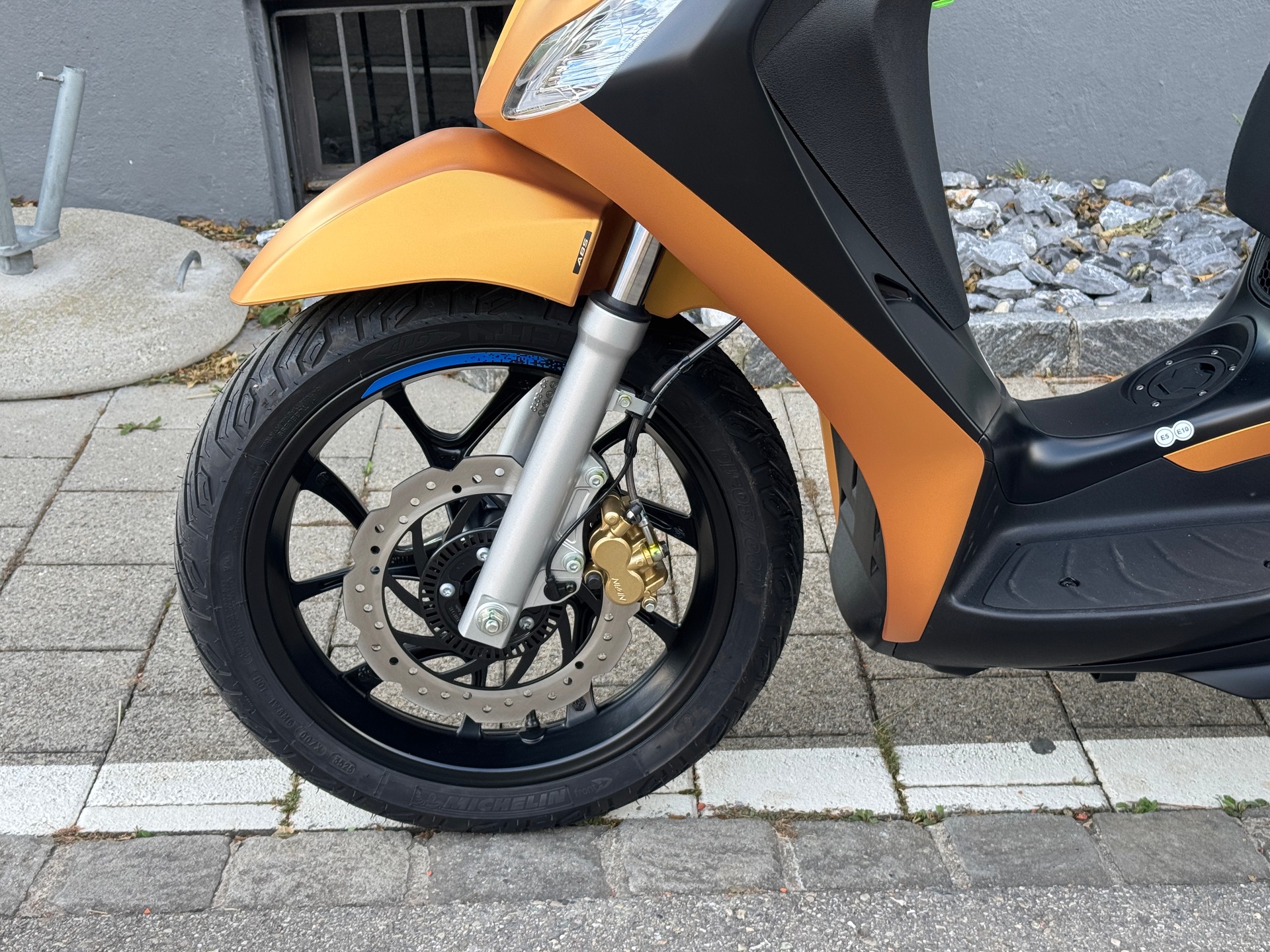PIAGGIO Medley 125 Sport E5+-showroom-element-3
