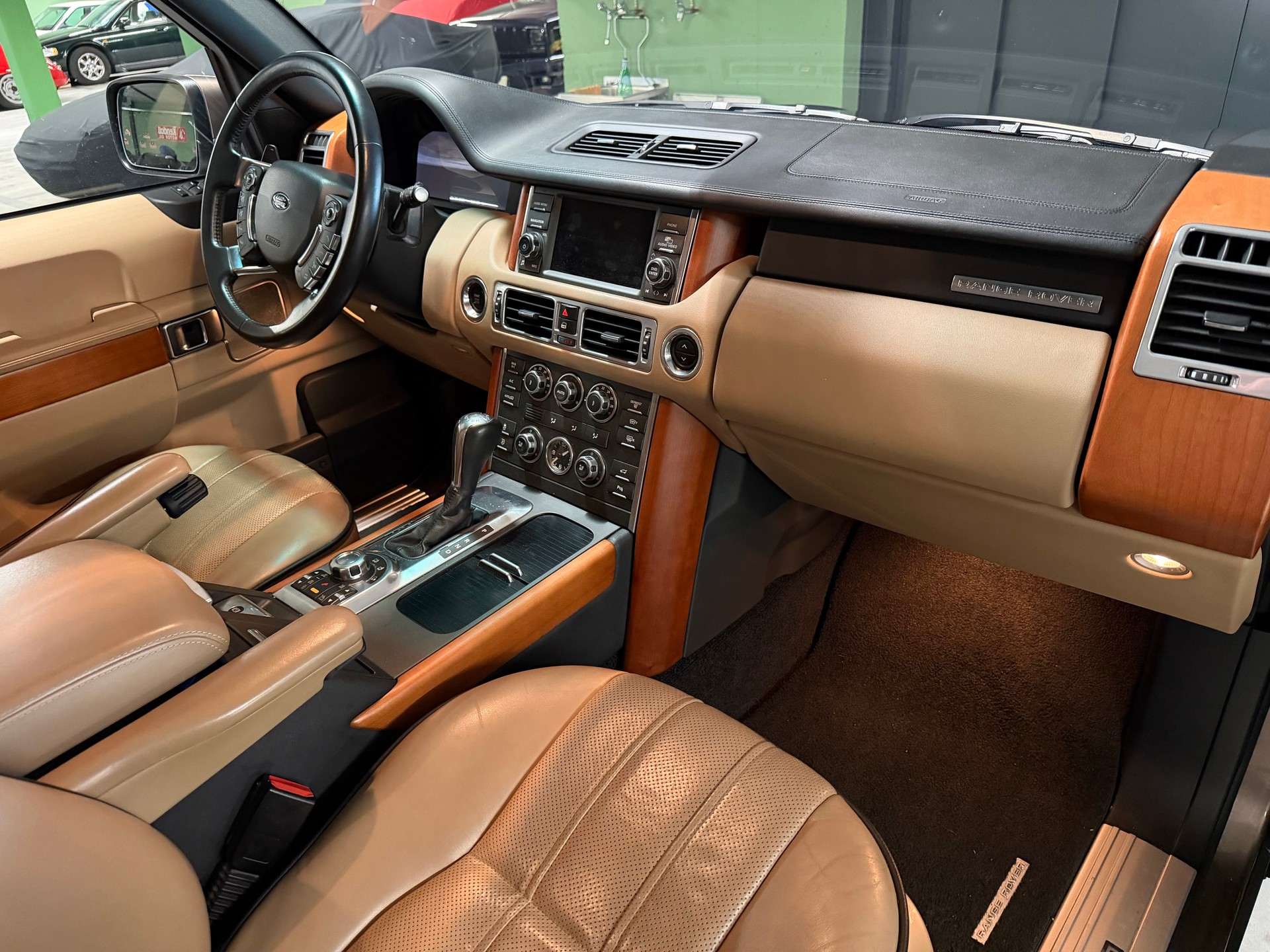 LAND ROVER Range Rover Vogue 5.0 SC Autobiography-image-2
