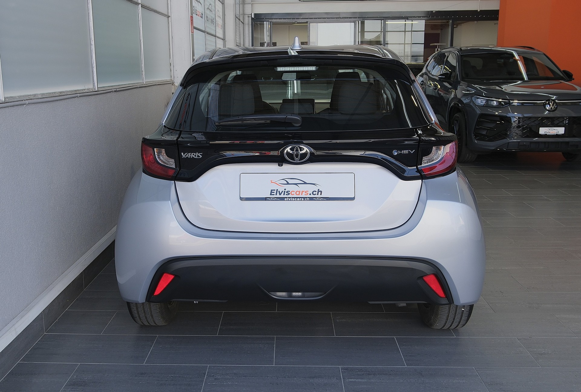 TOYOTA Yaris 1.5 Comfort e-CVT-image-12