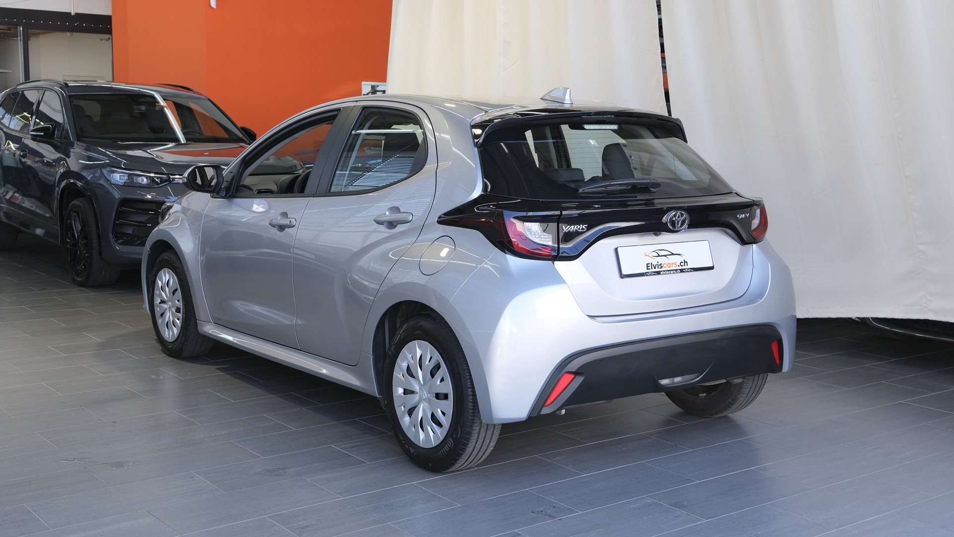 TOYOTA Yaris 1.5 Comfort e-CVT-image-11