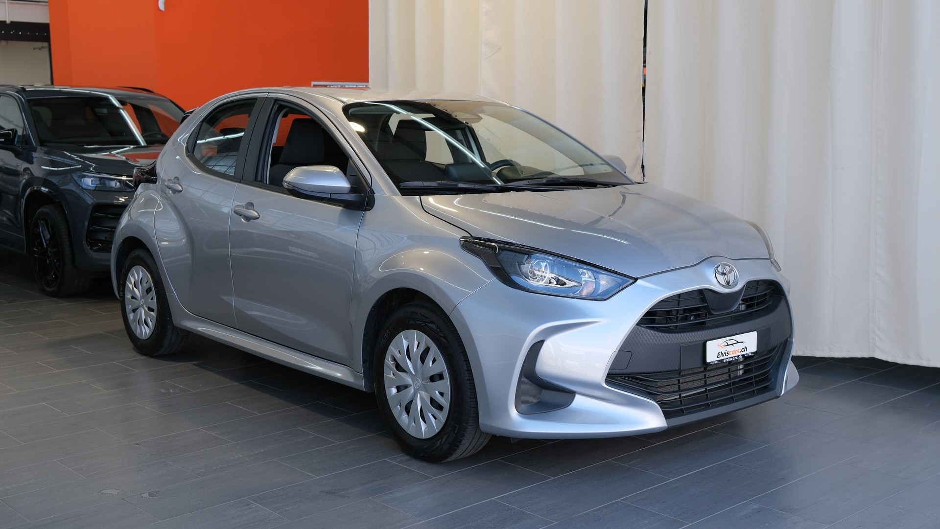 TOYOTA Yaris 1.5 Comfort e-CVT-image-1