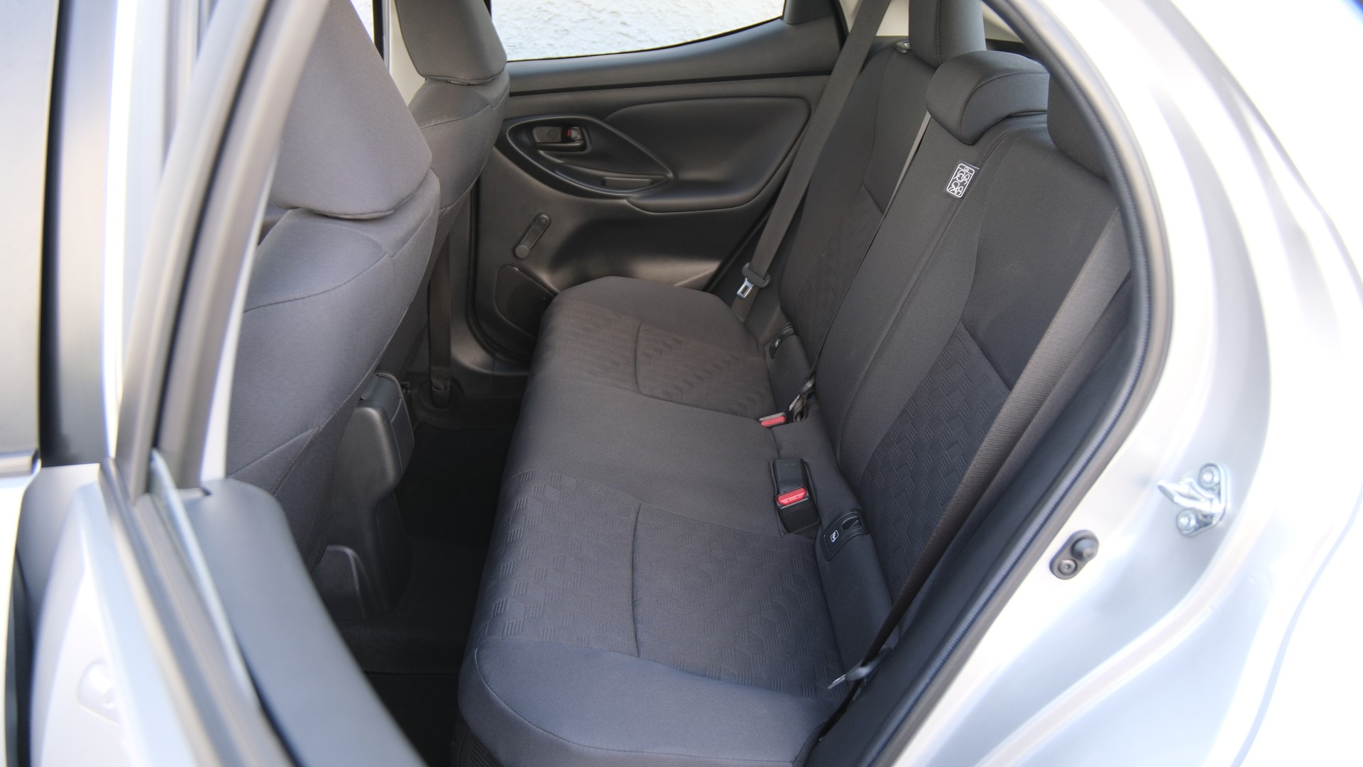 TOYOTA Yaris 1.5 Comfort e-CVT-image-20