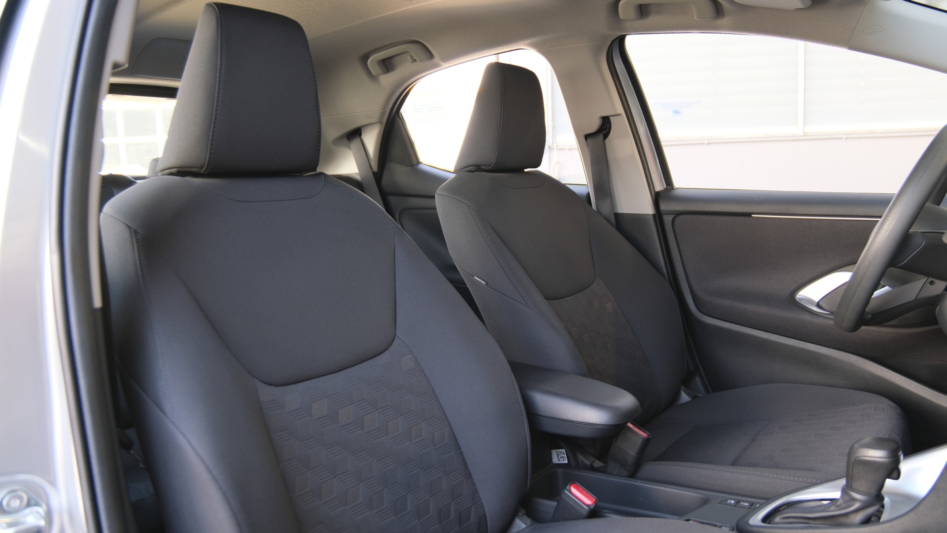 TOYOTA Yaris 1.5 Comfort e-CVT-image-18