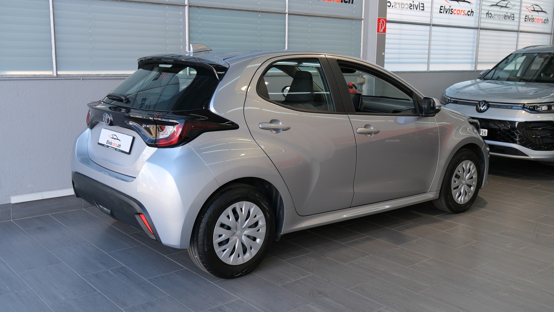 TOYOTA Yaris 1.5 Comfort e-CVT-image-23