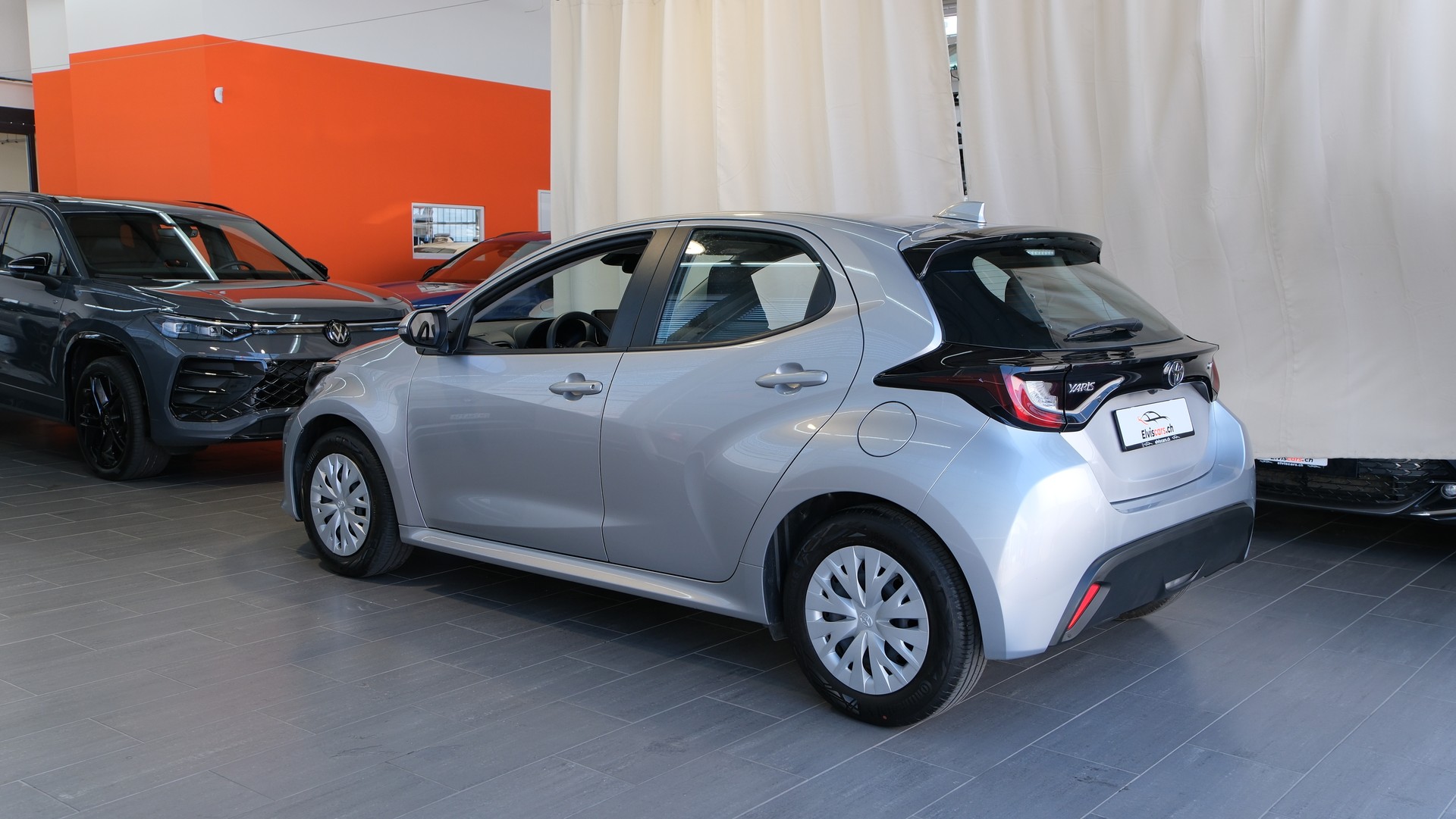 TOYOTA Yaris 1.5 Comfort e-CVT-image-10