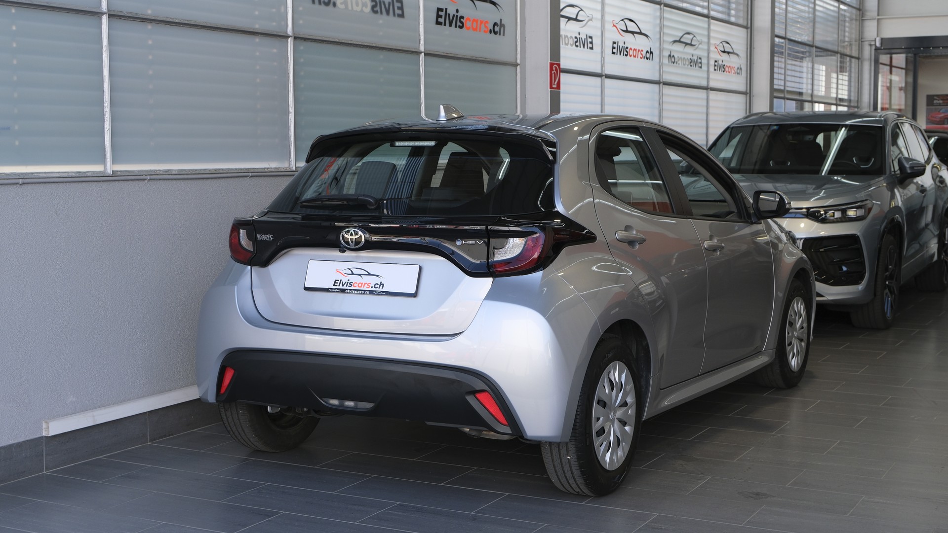 TOYOTA Yaris 1.5 Comfort e-CVT-image-22