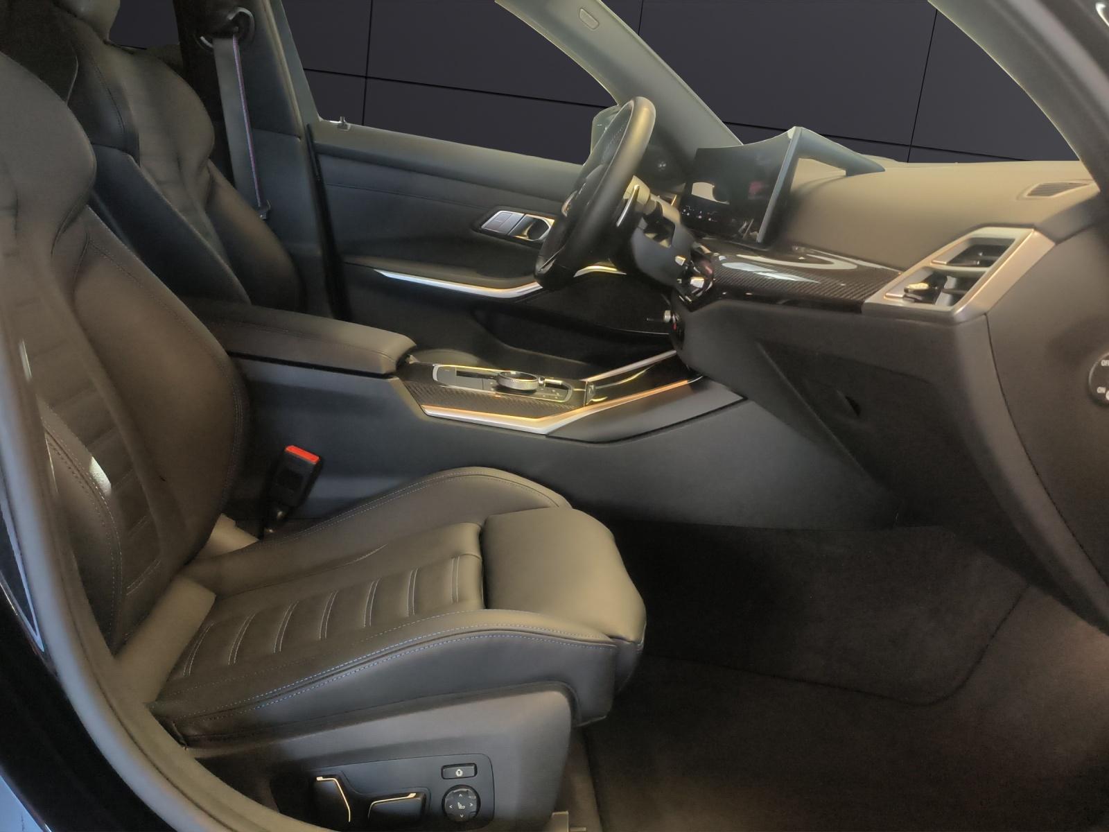 BMW M340i xDrive Touring-image-14
