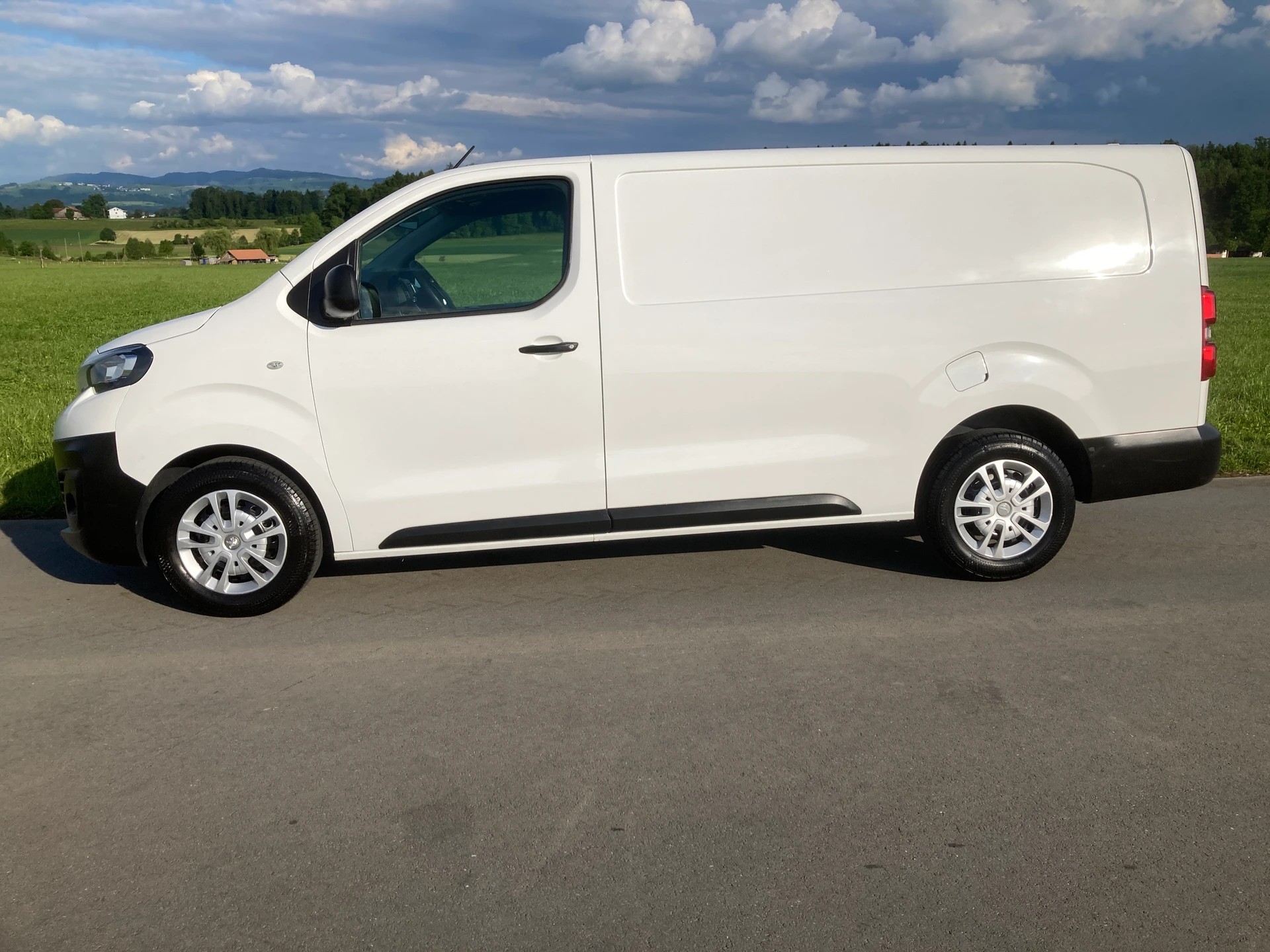PEUGEOT Expert 2.0 BlueHDi 120 S&S Active Long **Nutzlast 1'225KG**-image-4