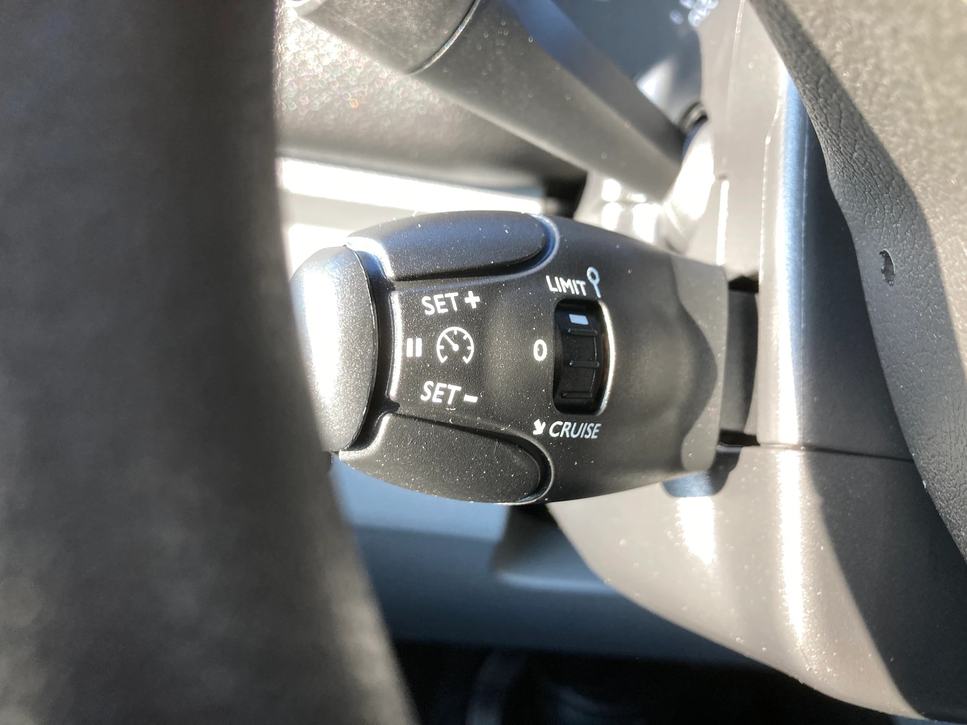 PEUGEOT Expert 2.0 BlueHDi 120 S&S Active Long **Nutzlast 1'225KG**-image-10
