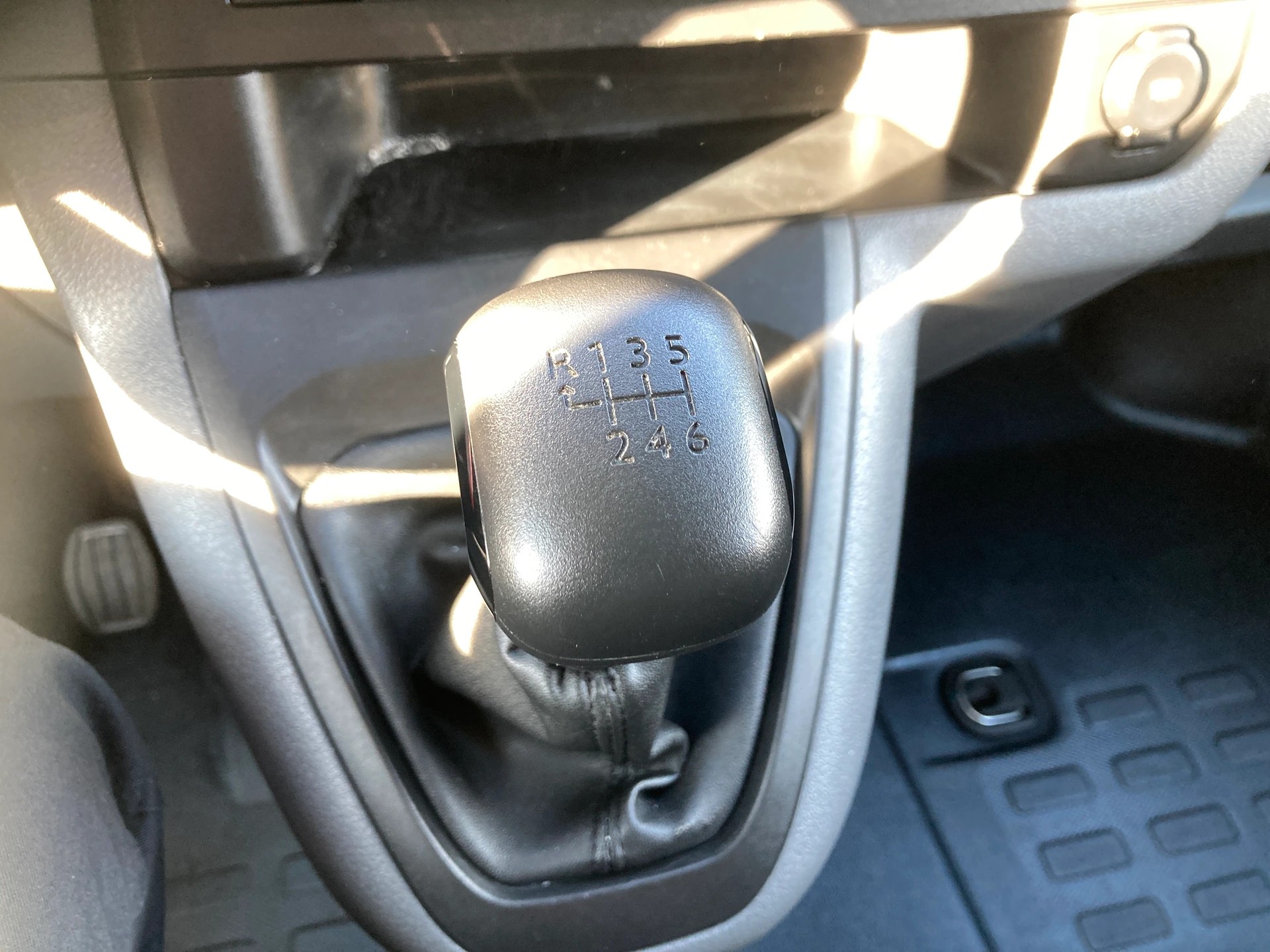 PEUGEOT Expert 2.0 BlueHDi 120 S&S Active Long **Nutzlast 1'225KG**-image-13
