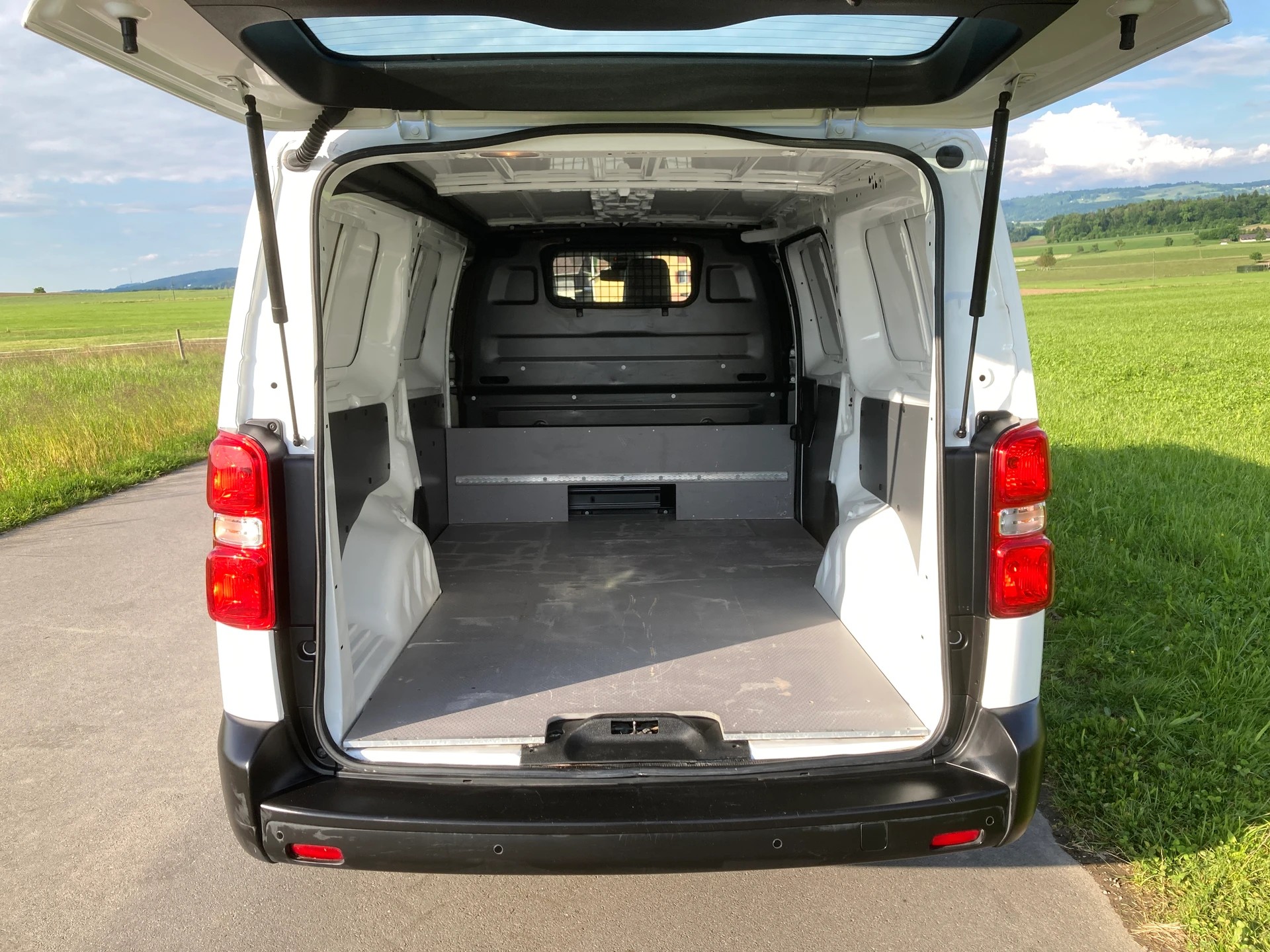 PEUGEOT Expert 2.0 BlueHDi 120 S&S Active Long **Nutzlast 1'225KG**-image-5
