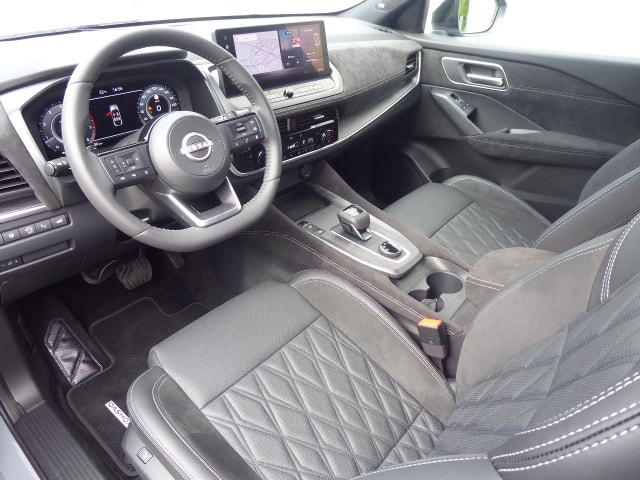 NISSAN Qashqai 1.3 DIG-T MHEV Tekna+ Xtronic 4x4-image-4