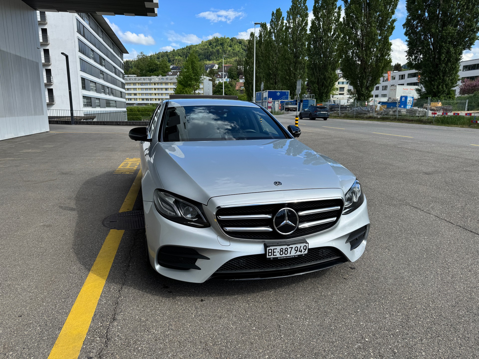 MERCEDES-BENZ E 220 d AMG Line 4matic-image-0
