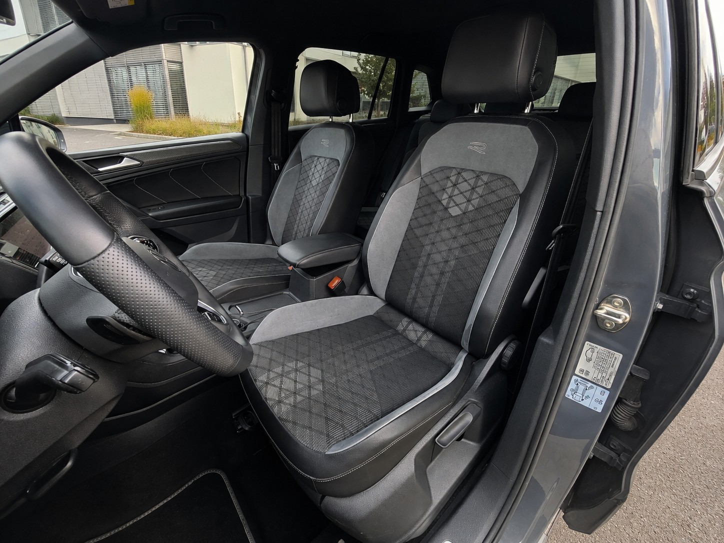 VW 2.0 TDI SCR R-Line SELECTION DSG-image-6