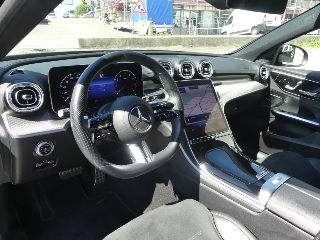 MERCEDES-BENZ C 300 d T AMG Line-image-6
